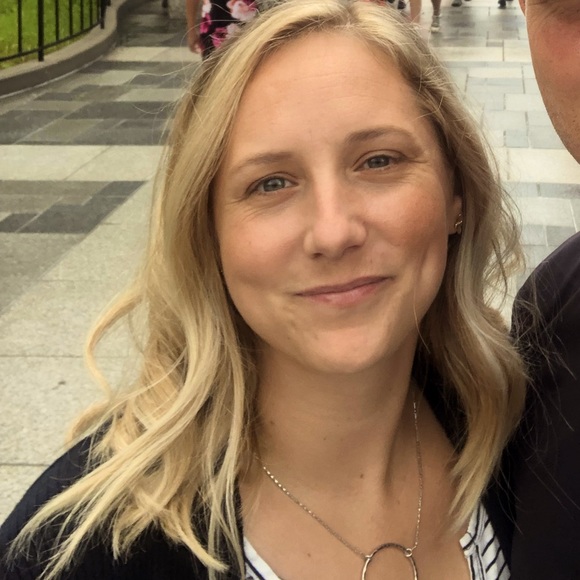 Meet your Posher, Stephanie - Picture 1 of 1